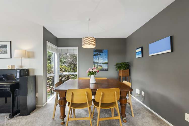 2/135 Soleares Avenue Mount Pleasant_5