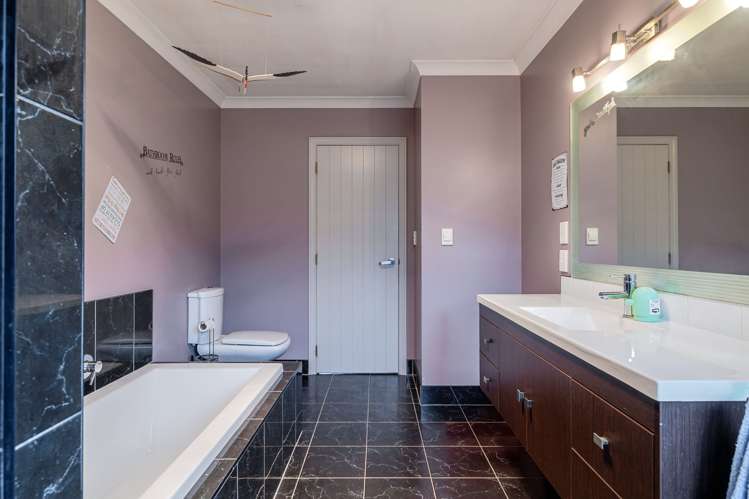 2 Northbrook Court Roslyn_18