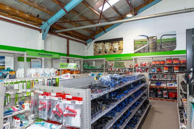 66-80 High Street North Carterton_27