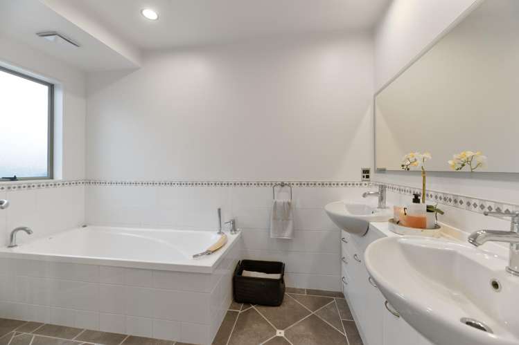 12 Francis Curtis Avenue Blockhouse Bay_20