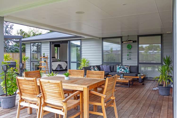 14 Maple Grove Solway_17