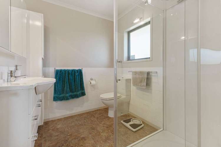 104 Basley Road Owhata_4