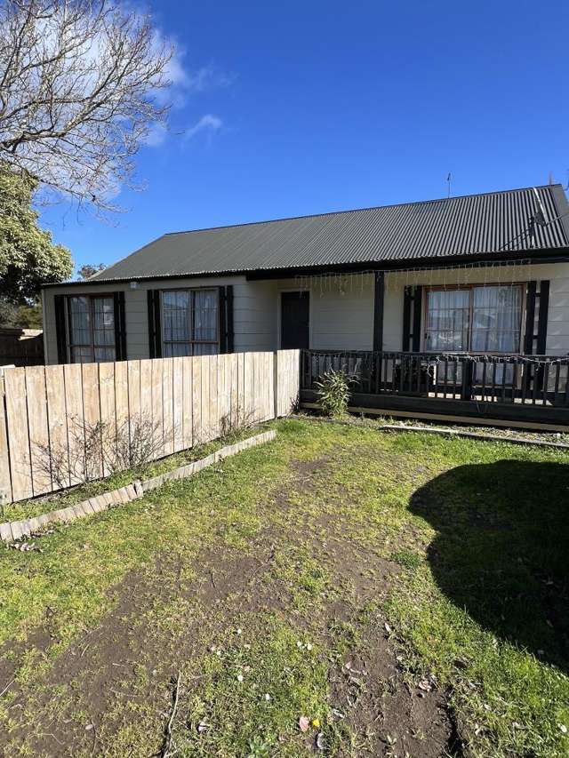 Tidy Stand-Alone Home in Quiet Cul-de-Sac