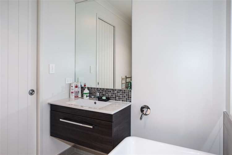 59 Lough Bourne Drive Pukekohe_12