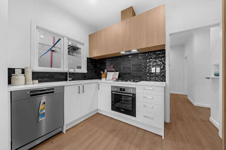 4029 Great North Road Glen Eden_17