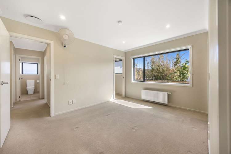 13 Henrietta Maxwell Grove Wainuiomata_17