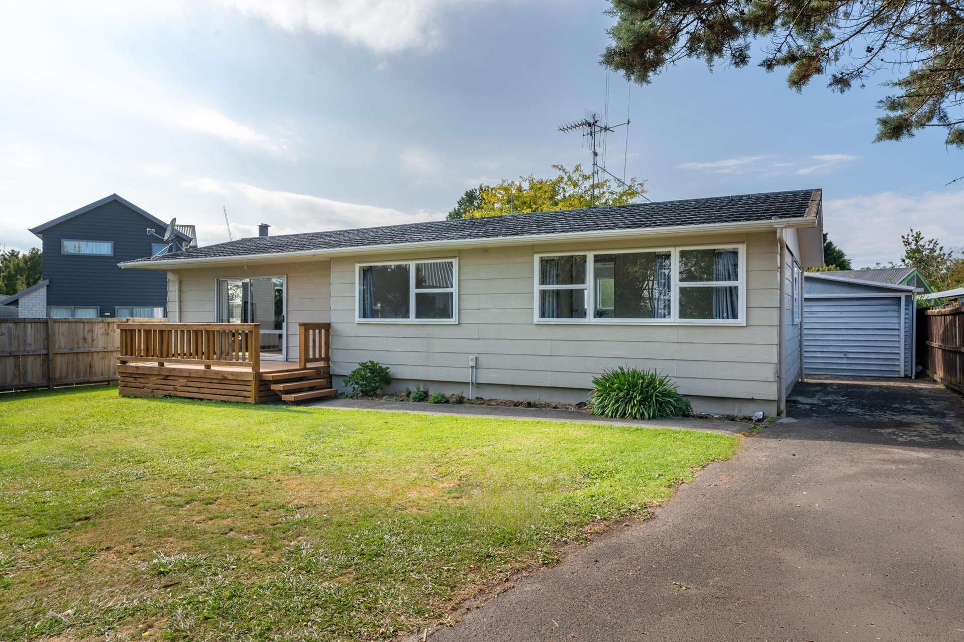 16 Pickering Crescent Chedworth_0