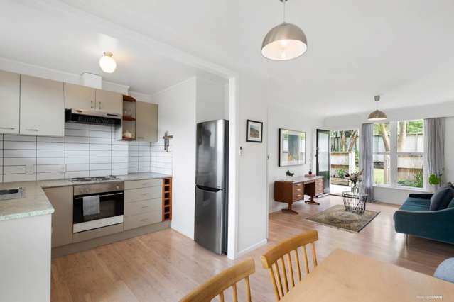 2/103a Old Mill Road Westmere_2