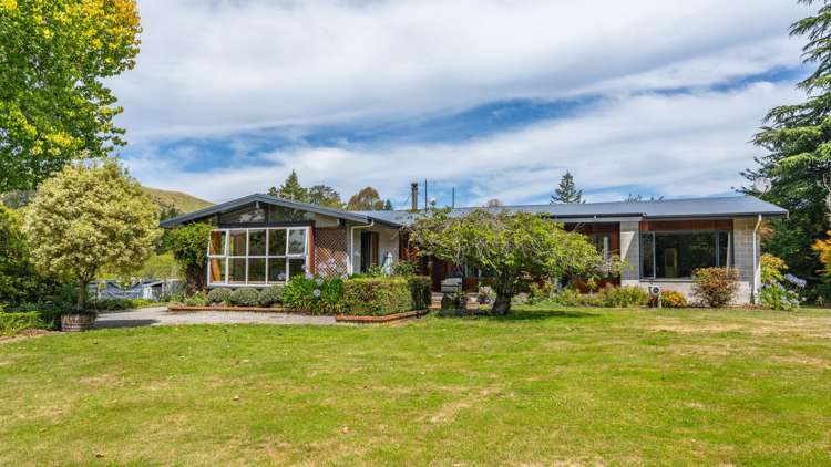 2 Cotswold Road Omihi_24