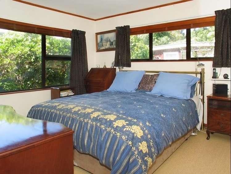 8 Pukerua Beach Road Pukerua Bay_13