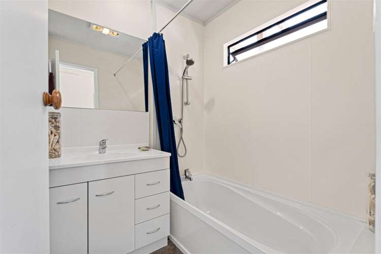 13 Scoresby Street Opua_19