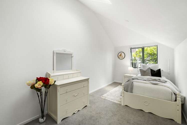 8B Stoneleigh Court Sunnynook_15