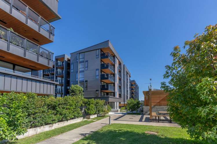 4/11 Spring Street Onehunga_25