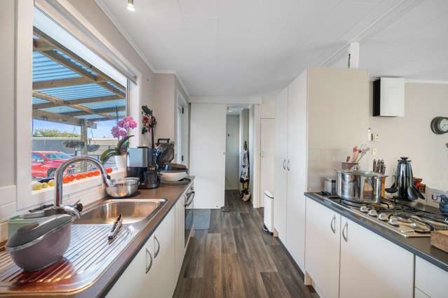 16 Kowhai Avenue Kaiaua_2