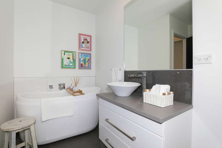 2/15 Boundary Road Waipahihi_16