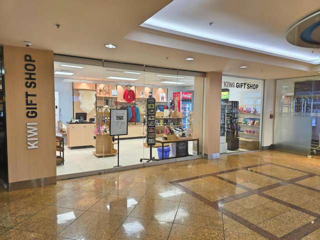 40sqm Retail next to Crowne Plaza in Atrium