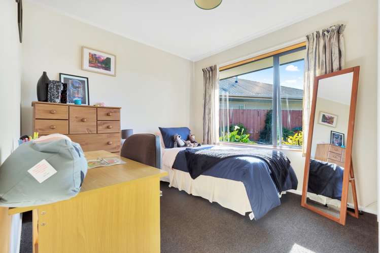 90 Aldinga Avenue Stoke_14