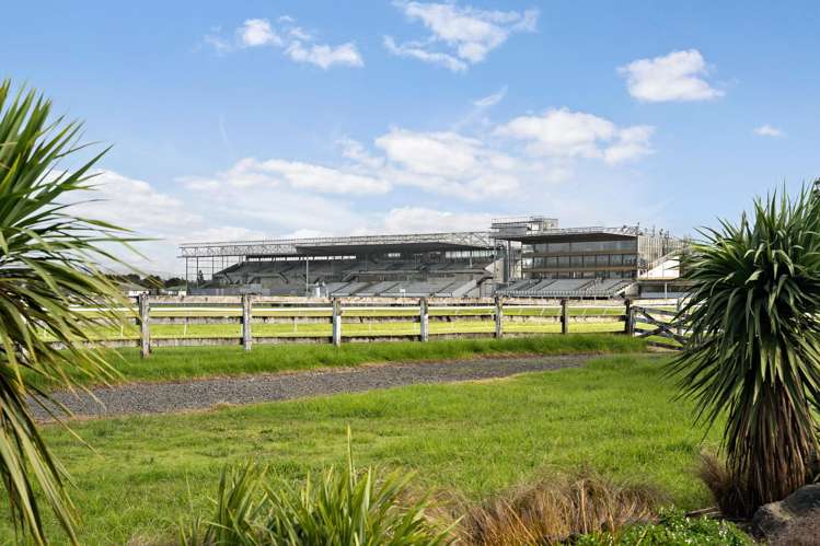 G02/26B Racecourse Parade Avondale_10