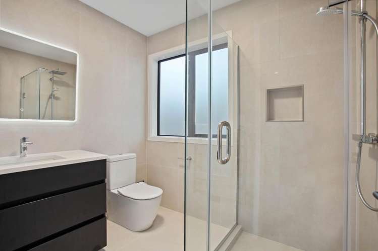 28a Oliver Twist Avenue Mellons Bay_31