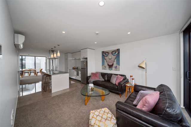 2/86 Hurlstone Drive Taranaki_3