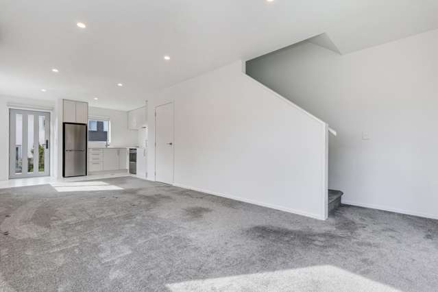 4/24 Kelwyn Road Kelston_2
