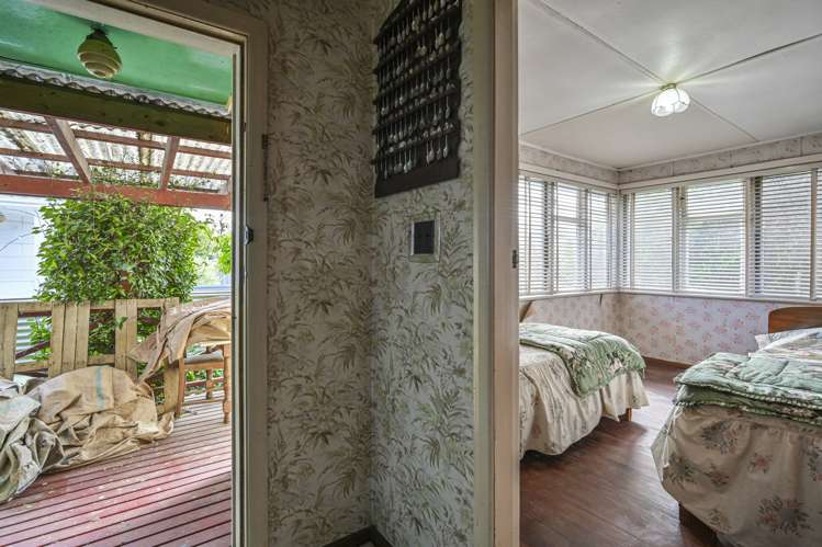 1209a Willowpark Road North Mayfair_10