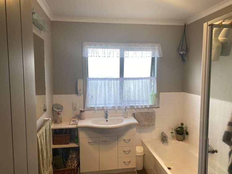 33 Clyde Crescent Roslyn_15