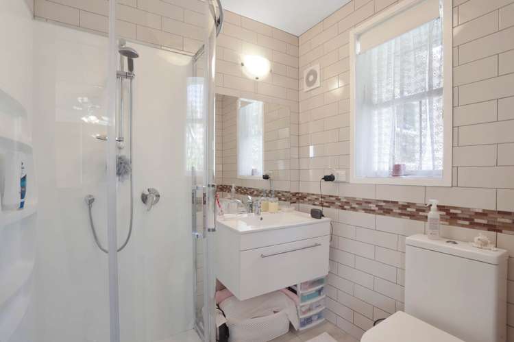 1102 Peak Road Waikoukou Valley_15