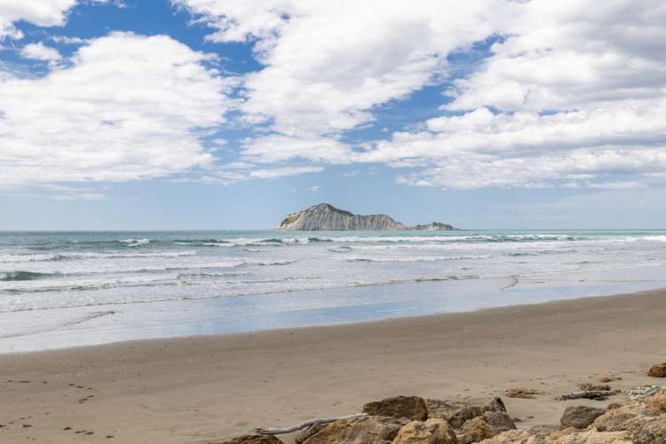 192 Harper Road Waimarama_15