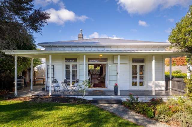Country Cottage Charm