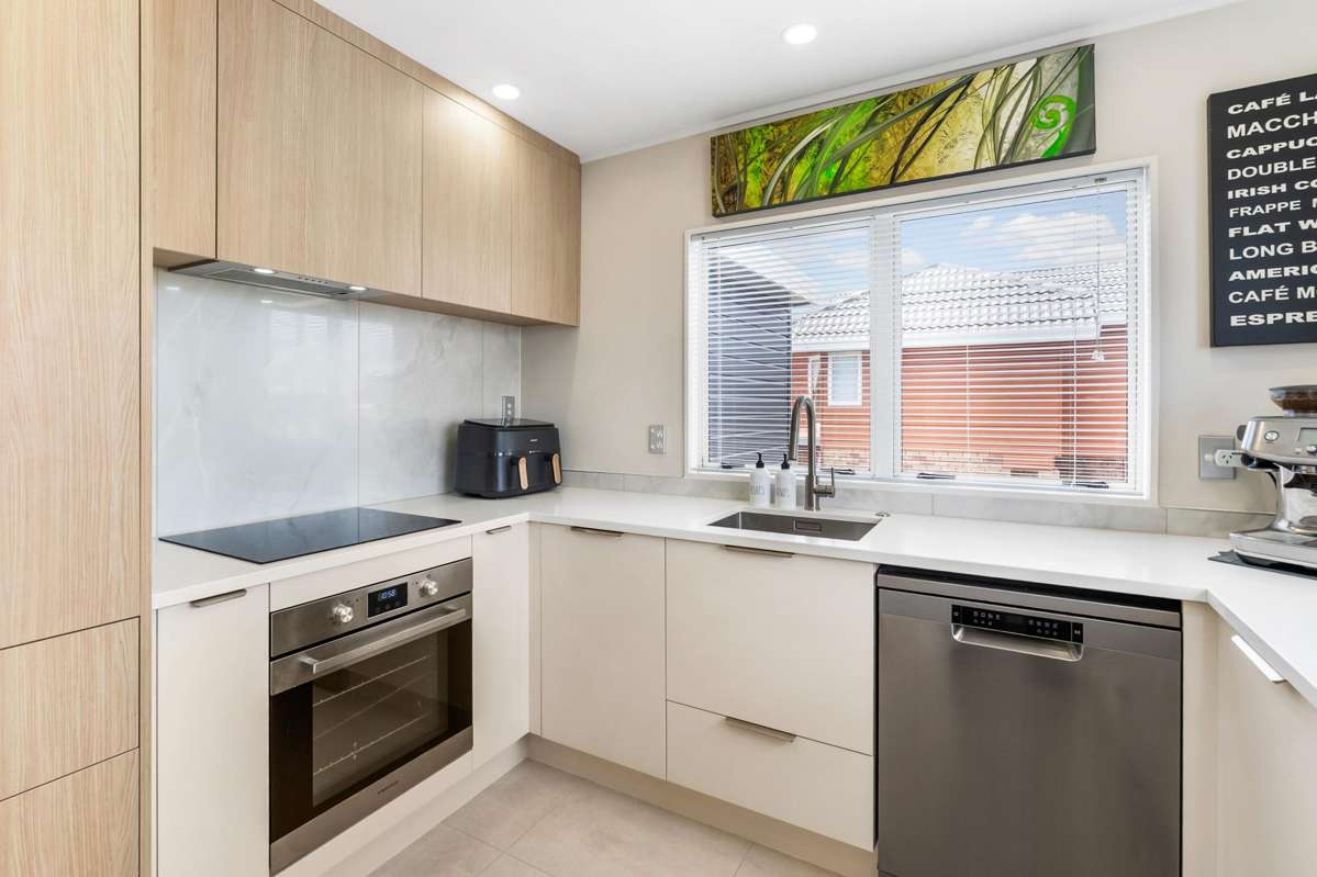 2/281A Hillsborough Road_4
