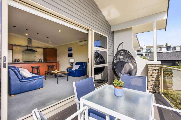 2/17 Tremaine Avenue Two Mile Bay_17