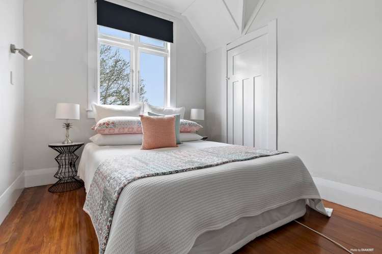 21 Empire Road Devonport_13