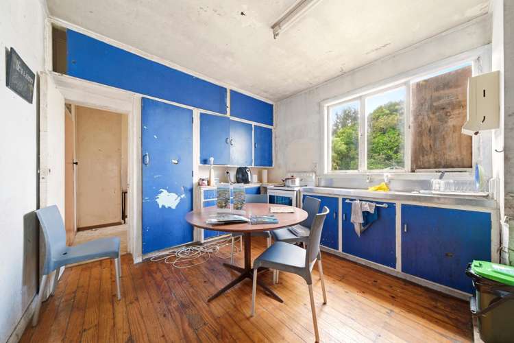 2 Forbes Road Favona_8