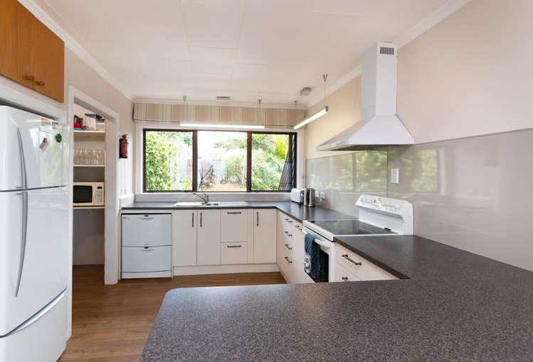 159 Ocean View Road Oneroa_16