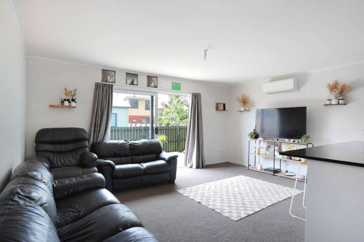 2/13 Hamurana Place Te Atatu Peninsula_1