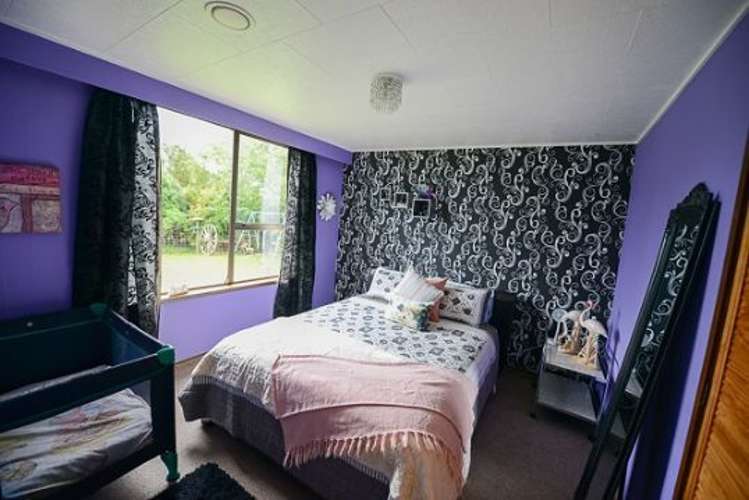 13 Calder Street Owaka_17