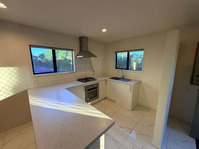 8/36 West Coast Road Glen Eden_2