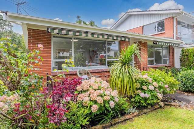 Great Location - DGZ 2 bedroom + office