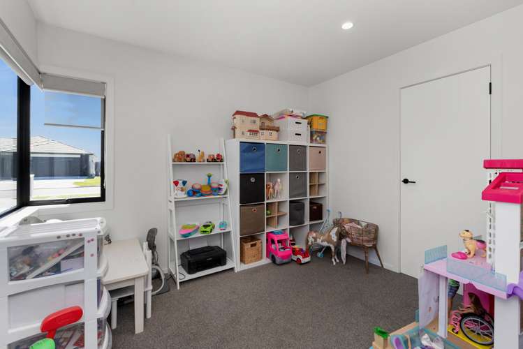 27 Hikawera Drive Frimley_15