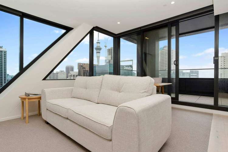 2407/10 Commerce Street City Centre_2