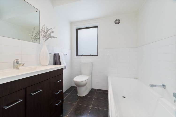 2/57 Moore Street Hillcrest_13