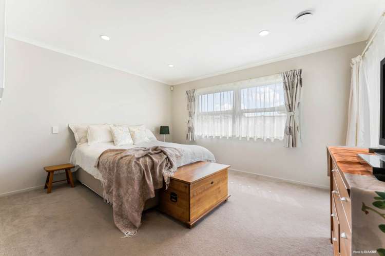 1 Kirkaldy Street Wattle Downs_8