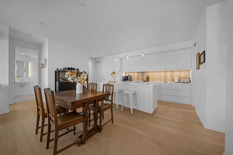202/223A Green Lane West Epsom_12