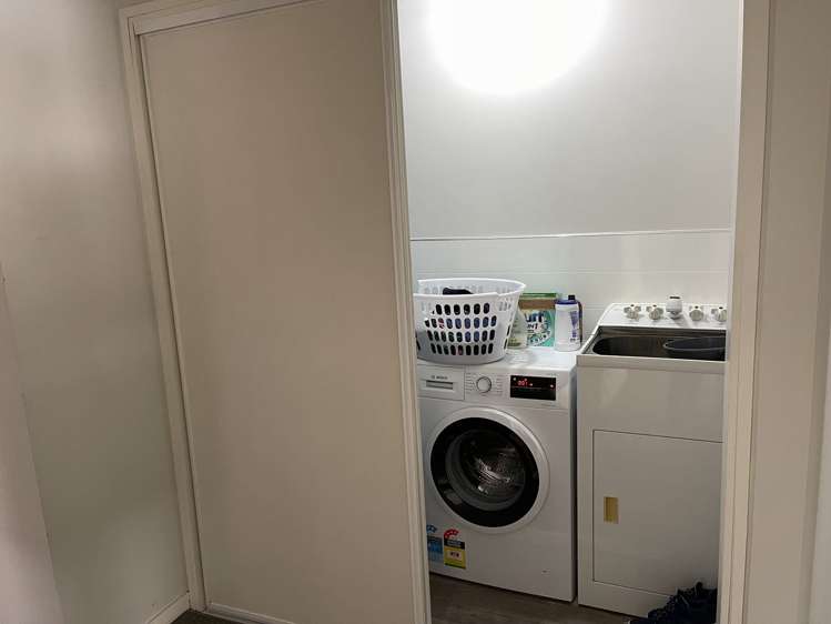 2/5 Pitt Place Saint Albans_14