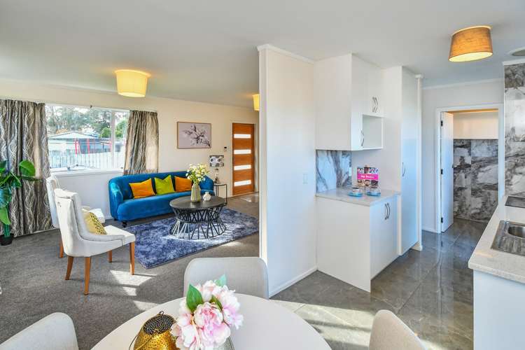 2/15 Frobisher Way Clendon Park_7