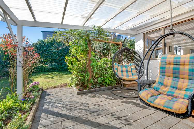 5 Edgewater Grove Orewa_16