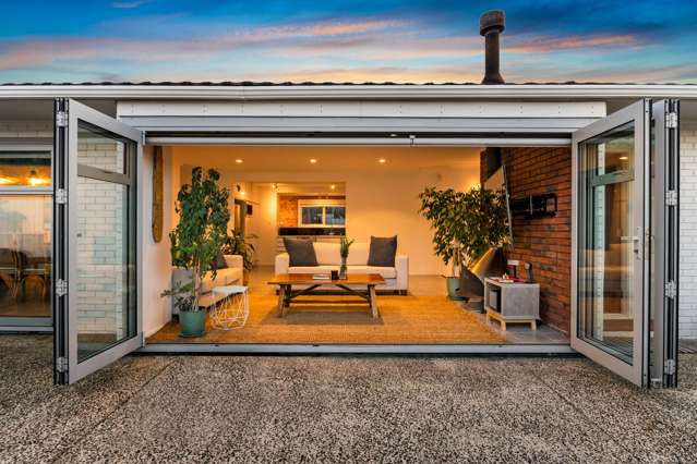 Easy Living in a Prime Peninsula Location