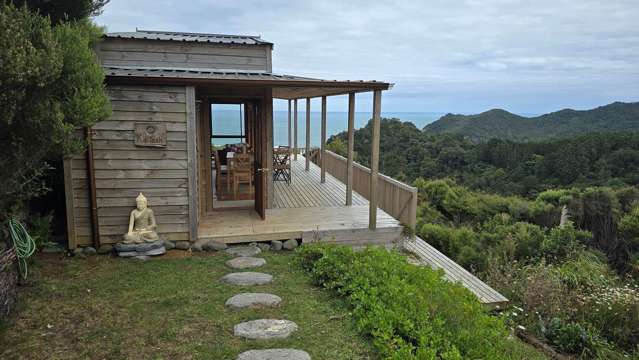 132 Lone Kauri Road Karekare_1