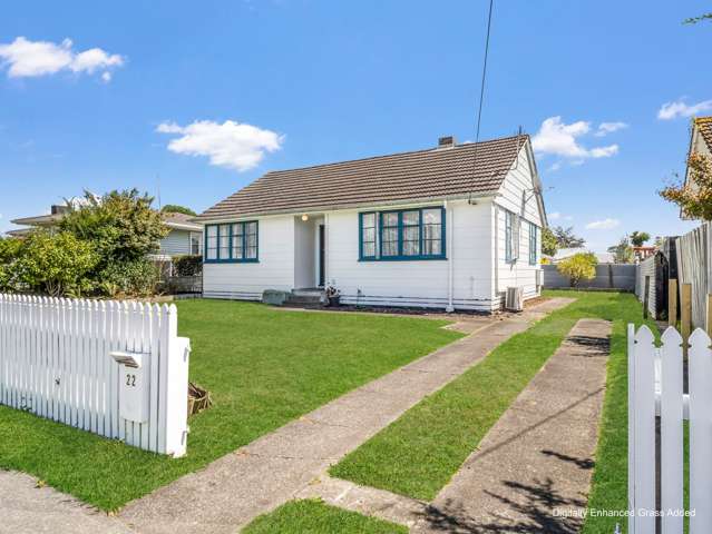 White Picket Fence Charm on Duff Crescent